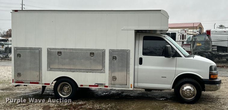 image for item ET6696 2021 Chevrolet Express 3500 delivery van