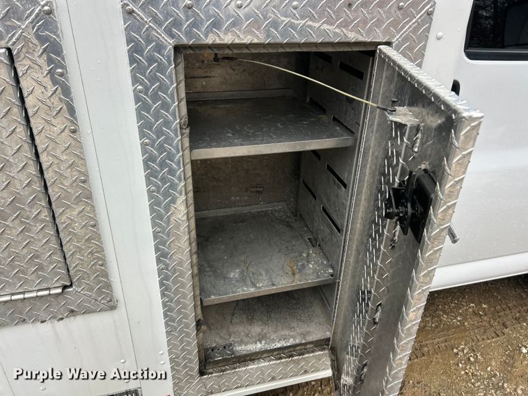 image for item ET6696 2021 Chevrolet Express 3500 delivery van