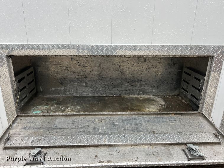 image for item ET6696 2021 Chevrolet Express 3500 delivery van