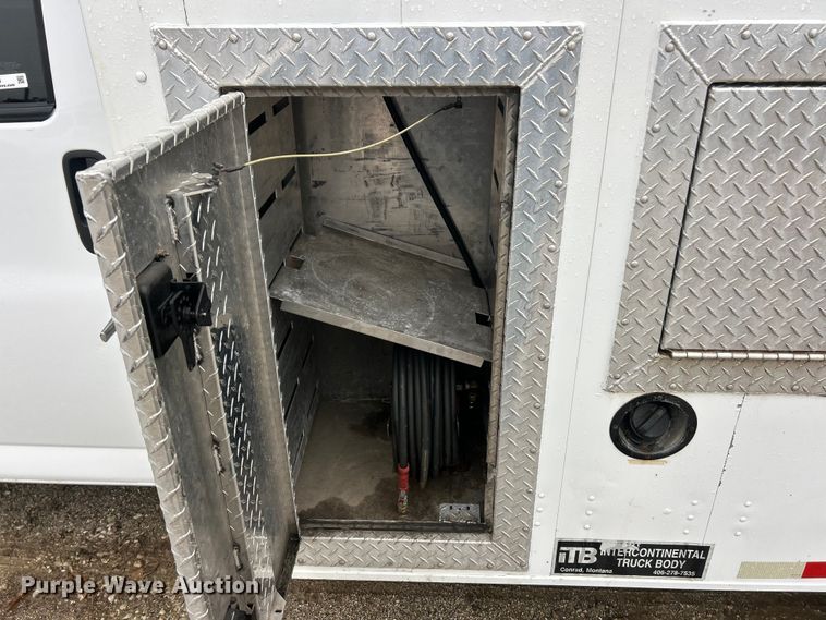 image for item ET6696 2021 Chevrolet Express 3500 delivery van