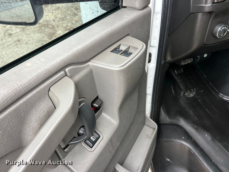 image for item ET6696 2021 Chevrolet Express 3500 delivery van