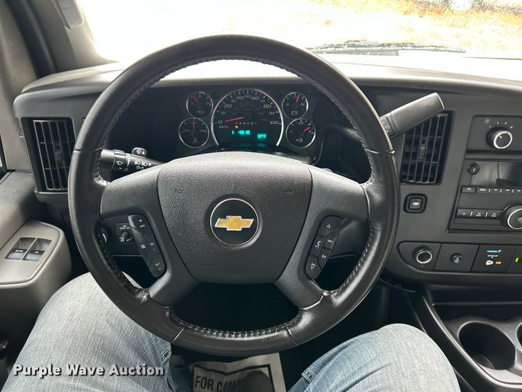 image for item ET6696 2021 Chevrolet Express 3500 delivery van