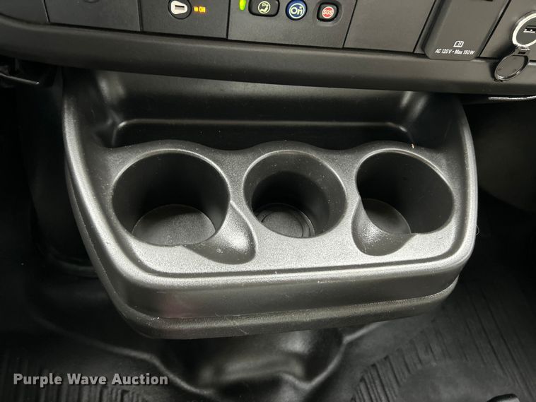 image for item ET6696 2021 Chevrolet Express 3500 delivery van