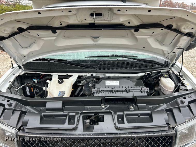 image for item ET6696 2021 Chevrolet Express 3500 delivery van