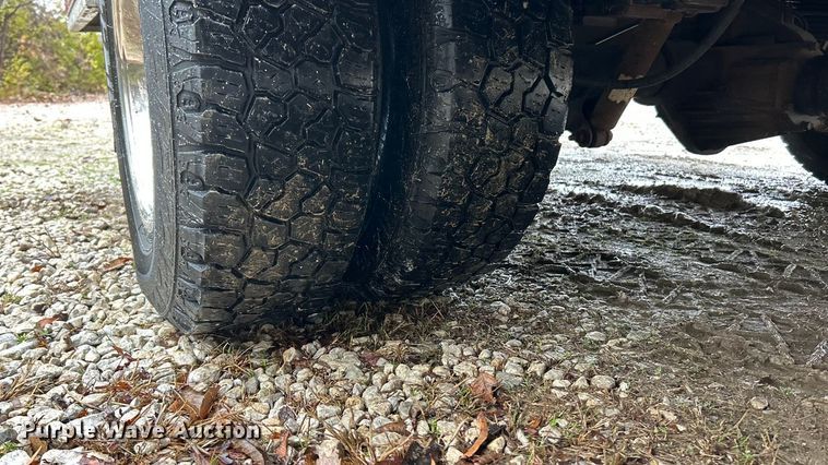 image for item ET6696 2021 Chevrolet Express 3500 delivery van