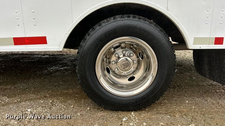 image for item ET6696 2021 Chevrolet Express 3500 delivery van