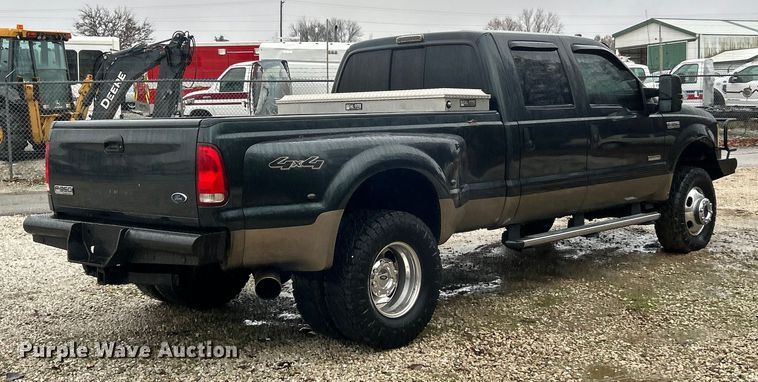 image for item ET6697 2006 Ford F350 Super Duty Lariat Crew Cab pickup truck