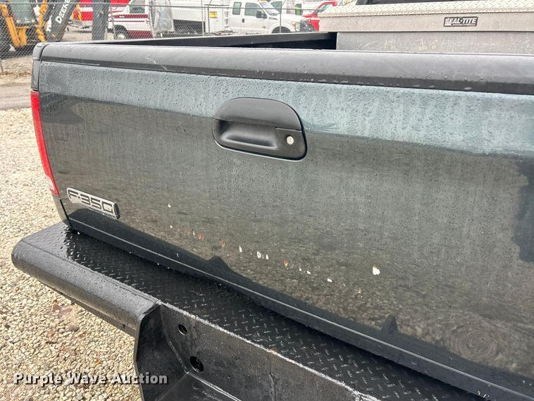 image for item ET6697 2006 Ford F350 Super Duty Lariat Crew Cab pickup truck