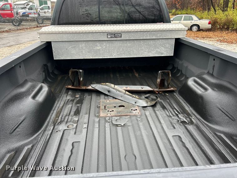 image for item ET6697 2006 Ford F350 Super Duty Lariat Crew Cab pickup truck