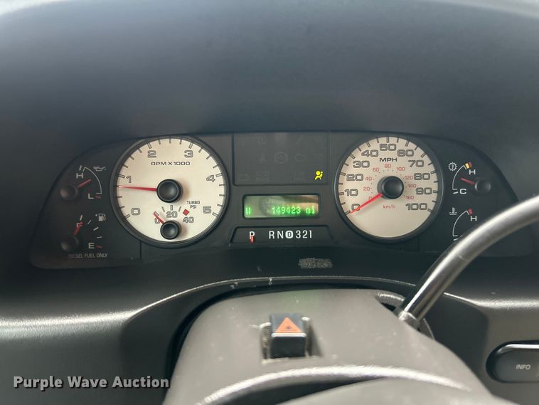 image for item ET6697 2006 Ford F350 Super Duty Lariat Crew Cab pickup truck