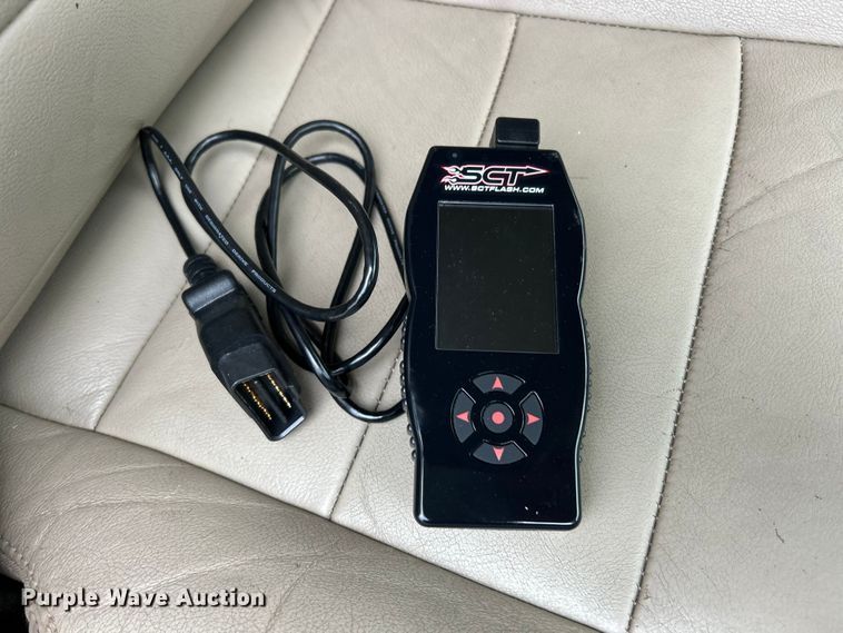 image for item ET6697 2006 Ford F350 Super Duty Lariat Crew Cab pickup truck