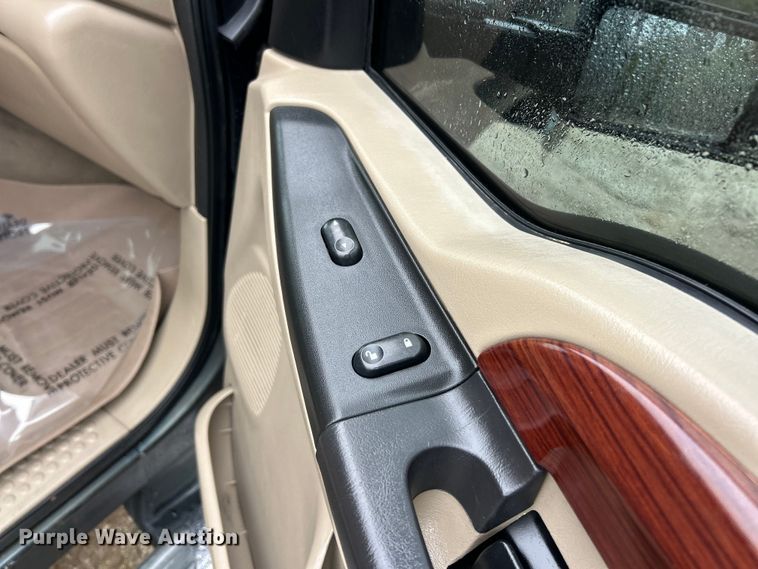 image for item ET6697 2006 Ford F350 Super Duty Lariat Crew Cab pickup truck