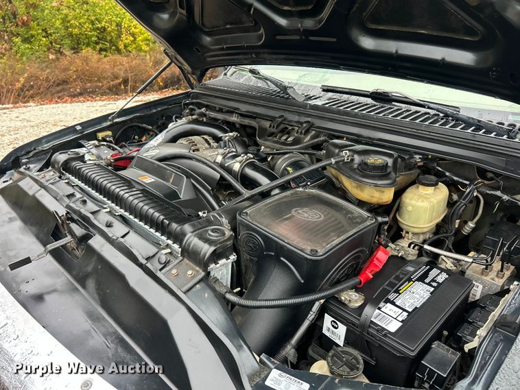 image for item ET6697 2006 Ford F350 Super Duty Lariat Crew Cab pickup truck