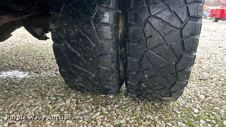 image for item ET6697 2006 Ford F350 Super Duty Lariat Crew Cab pickup truck