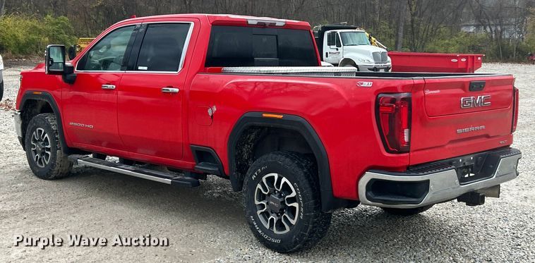 image for item ET6708 2021 GMC Sierra 2500HD SLT Crew Cab pickup truck