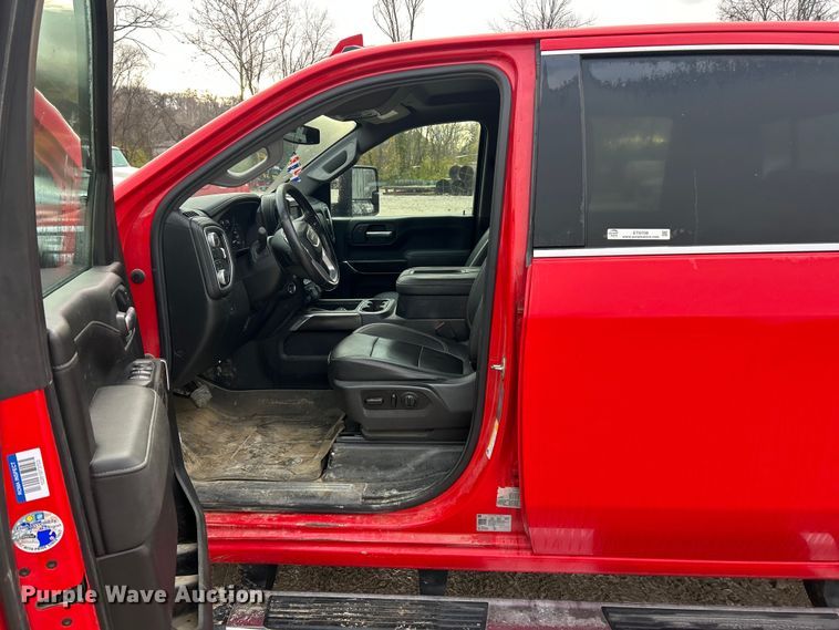 image for item ET6708 2021 GMC Sierra 2500HD SLT Crew Cab pickup truck