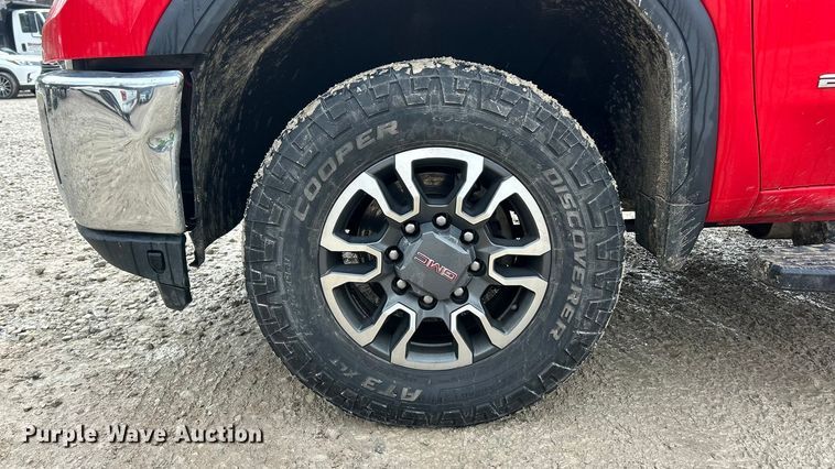 image for item ET6708 2021 GMC Sierra 2500HD SLT Crew Cab pickup truck