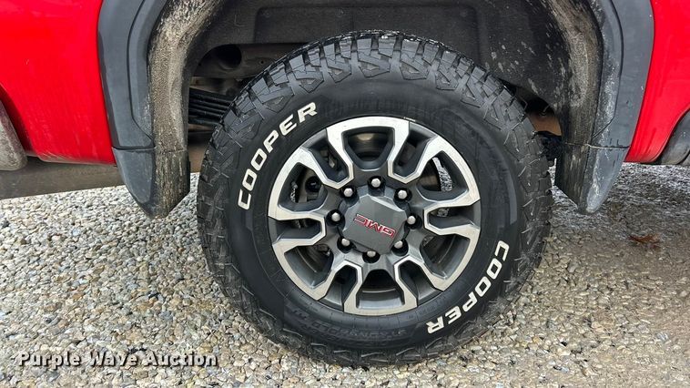 image for item ET6708 2021 GMC Sierra 2500HD SLT Crew Cab pickup truck