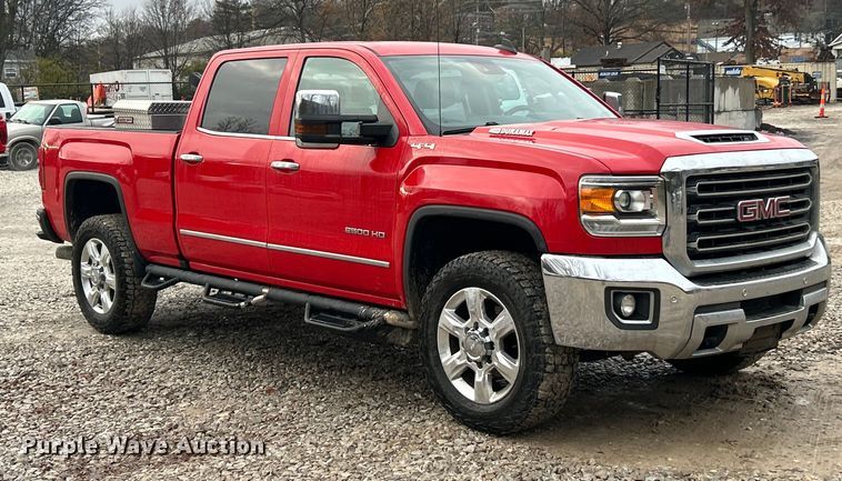 image for item ET6709 2019 GMC Sierra 2500HD SLT Crew Cab pickup truck