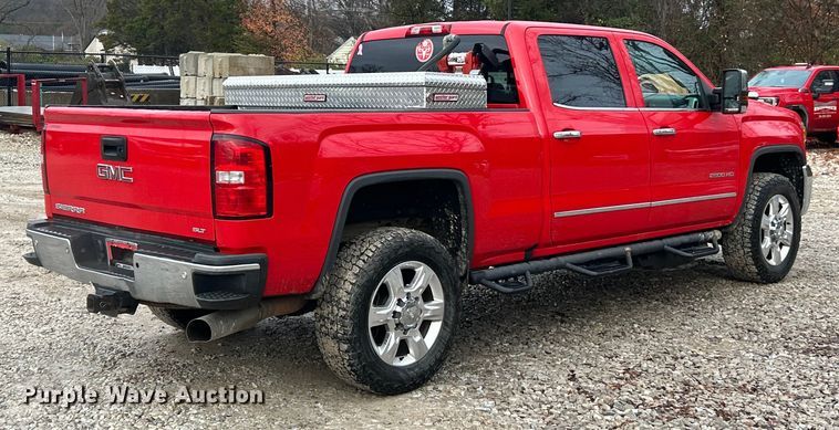 image for item ET6709 2019 GMC Sierra 2500HD SLT Crew Cab pickup truck