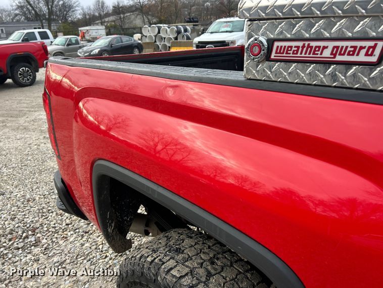 image for item ET6709 2019 GMC Sierra 2500HD SLT Crew Cab pickup truck