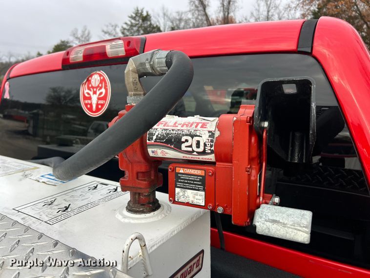 image for item ET6709 2019 GMC Sierra 2500HD SLT Crew Cab pickup truck