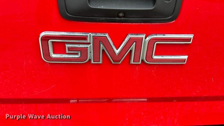 image for item ET6709 2019 GMC Sierra 2500HD SLT Crew Cab pickup truck