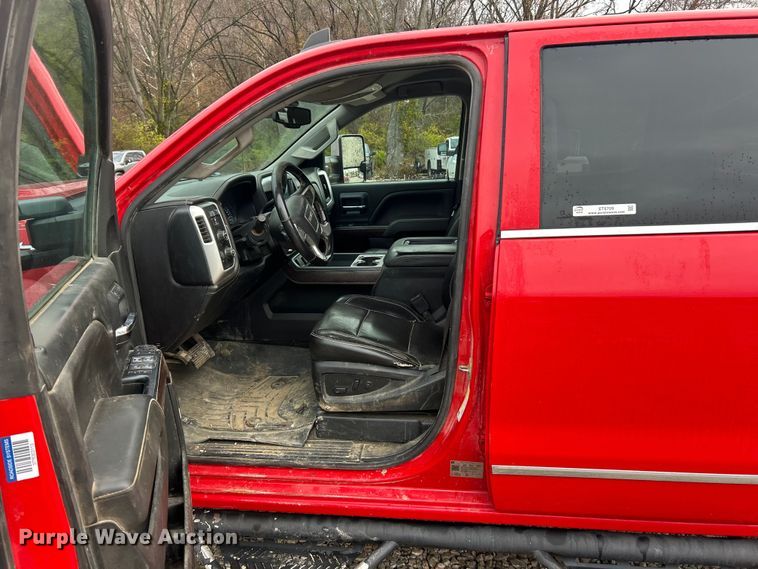 image for item ET6709 2019 GMC Sierra 2500HD SLT Crew Cab pickup truck