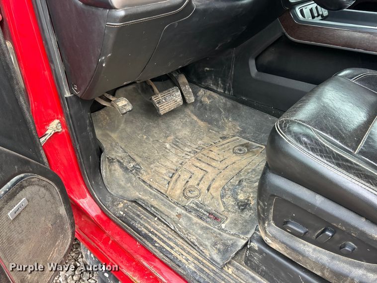 image for item ET6709 2019 GMC Sierra 2500HD SLT Crew Cab pickup truck