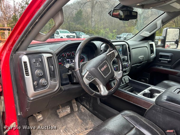 image for item ET6709 2019 GMC Sierra 2500HD SLT Crew Cab pickup truck