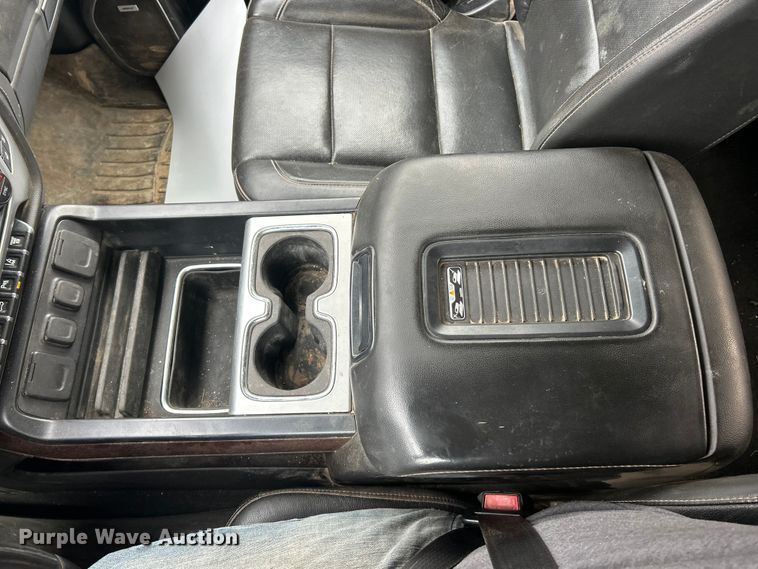 image for item ET6709 2019 GMC Sierra 2500HD SLT Crew Cab pickup truck