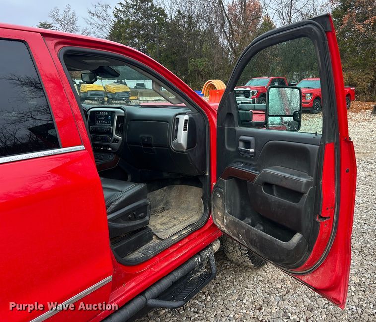 image for item ET6709 2019 GMC Sierra 2500HD SLT Crew Cab pickup truck