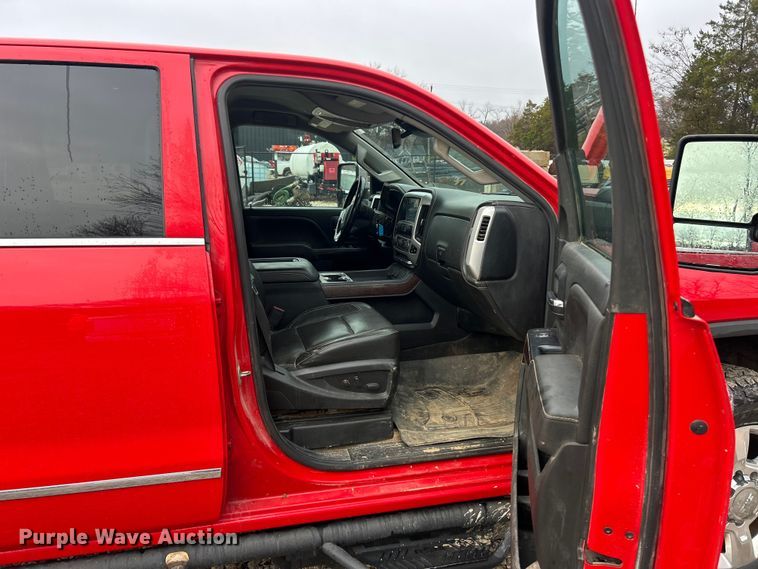 image for item ET6709 2019 GMC Sierra 2500HD SLT Crew Cab pickup truck