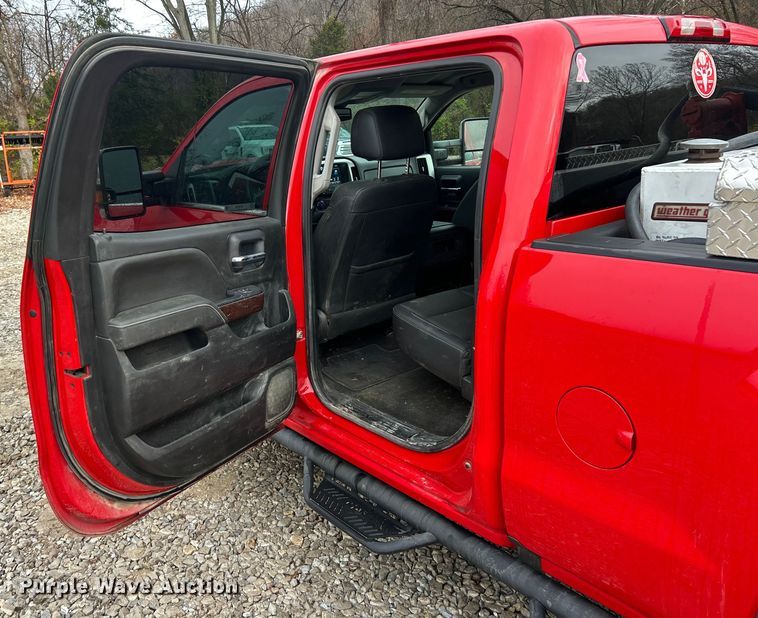 image for item ET6709 2019 GMC Sierra 2500HD SLT Crew Cab pickup truck