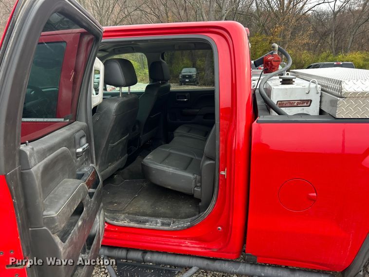 image for item ET6709 2019 GMC Sierra 2500HD SLT Crew Cab pickup truck