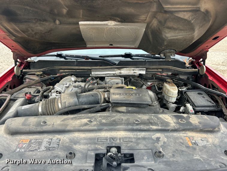 image for item ET6709 2019 GMC Sierra 2500HD SLT Crew Cab pickup truck