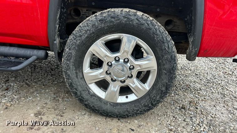 image for item ET6709 2019 GMC Sierra 2500HD SLT Crew Cab pickup truck