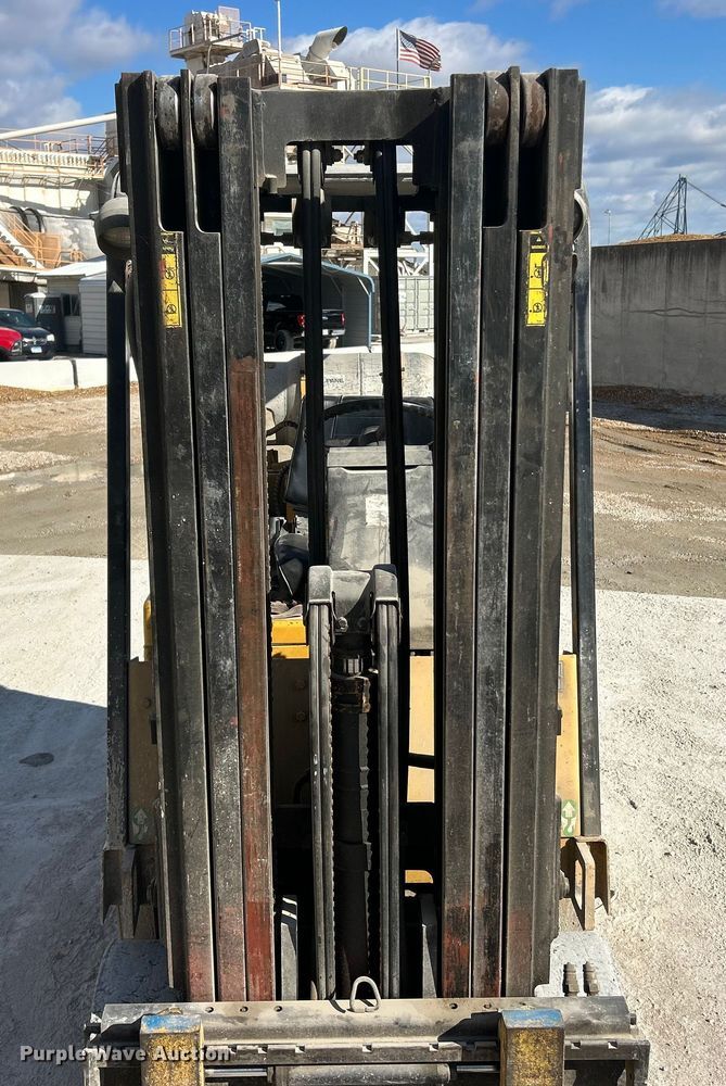 image for item ET6723 Caterpillar T50D SA forklift