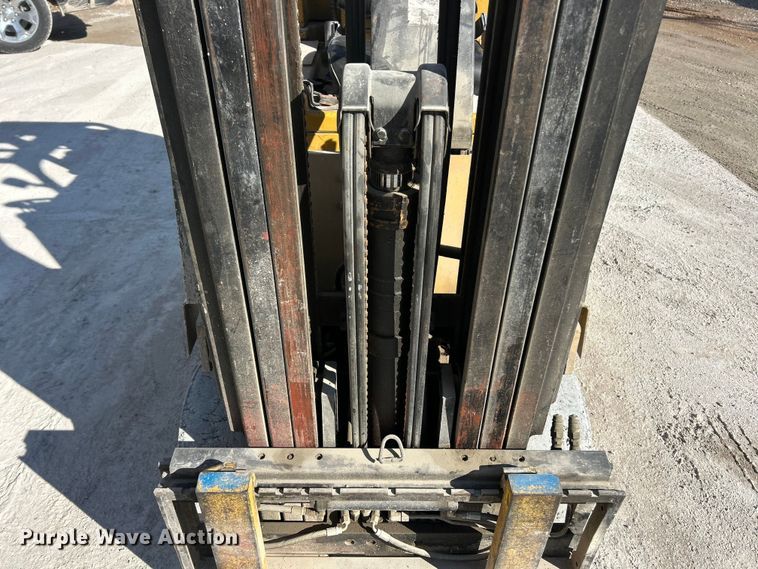 image for item ET6723 Caterpillar T50D SA forklift