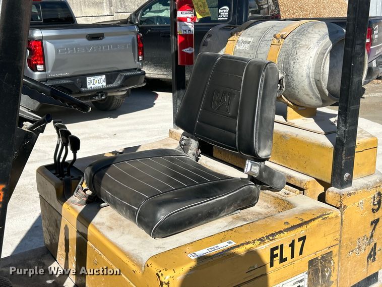 image for item ET6723 Caterpillar T50D SA forklift