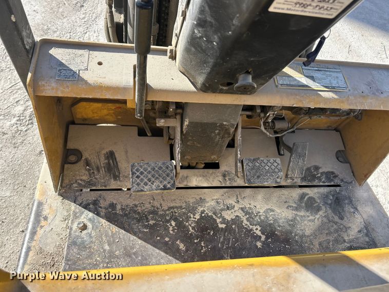 image for item ET6723 Caterpillar T50D SA forklift