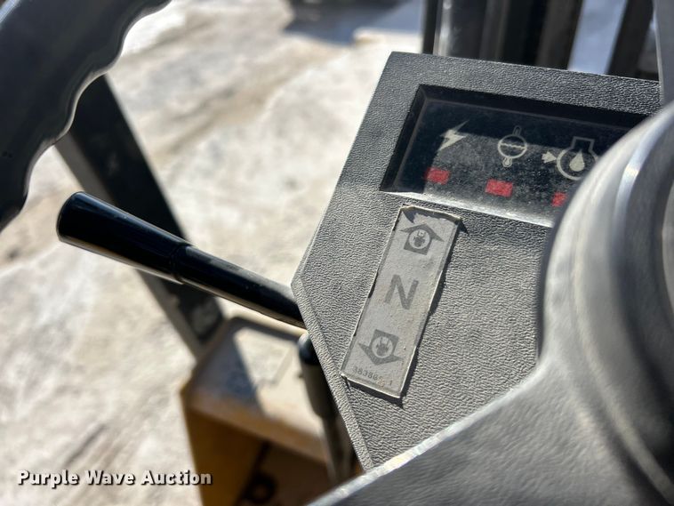 image for item ET6723 Caterpillar T50D SA forklift