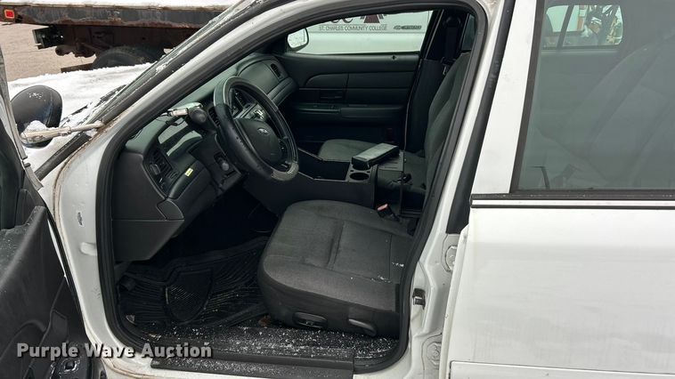 image for item ET6728 2008 Ford Crown Victoria Police Interceptor 