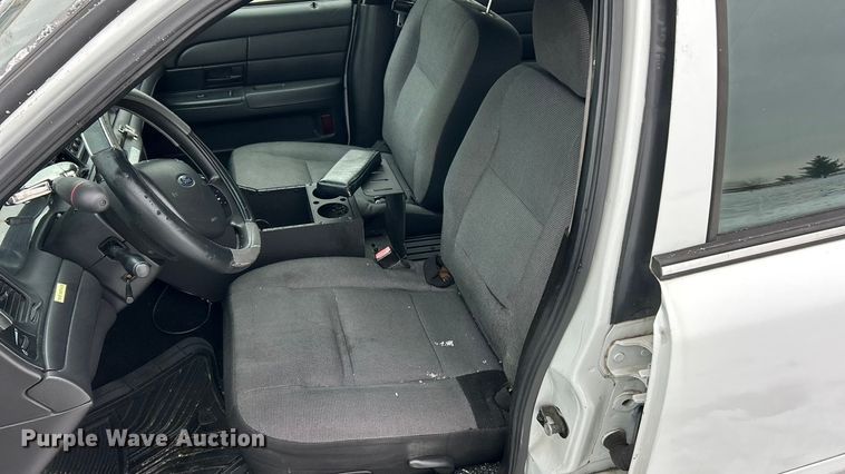 image for item ET6728 2008 Ford Crown Victoria Police Interceptor 