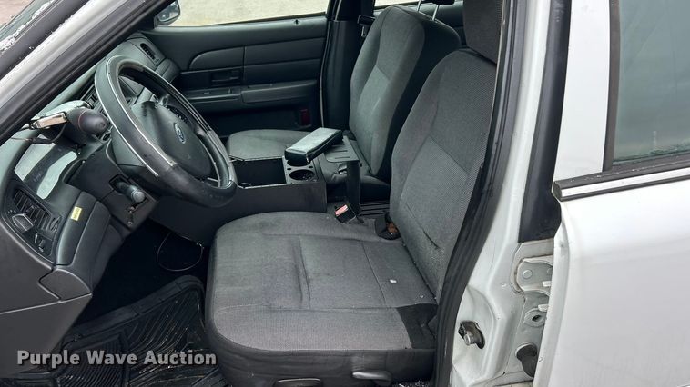 image for item ET6728 2008 Ford Crown Victoria Police Interceptor 