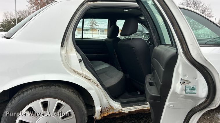 image for item ET6728 2008 Ford Crown Victoria Police Interceptor 
