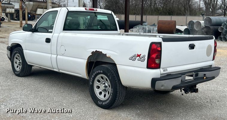 image for item ET6730 2006 Chevrolet Silverado 1500 pickup truck