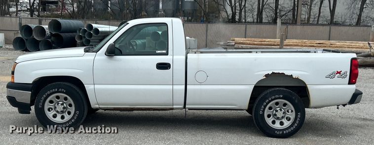 image for item ET6730 2006 Chevrolet Silverado 1500 pickup truck