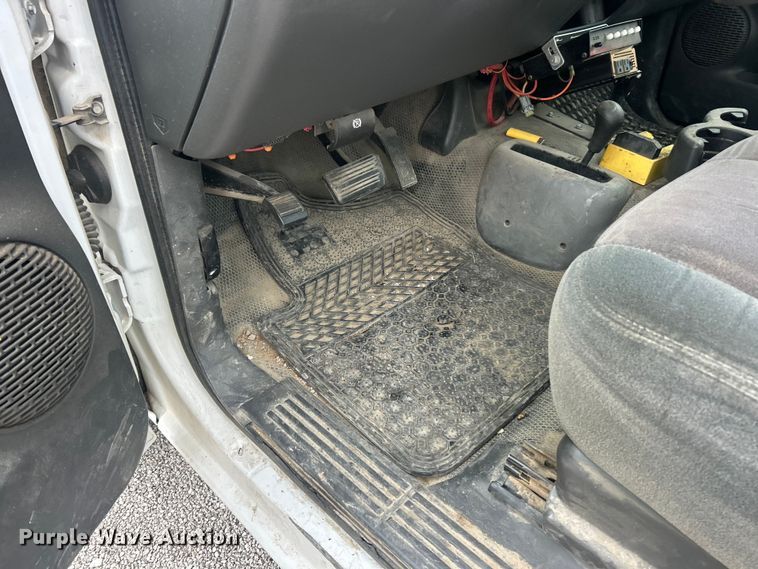 image for item ET6730 2006 Chevrolet Silverado 1500 pickup truck