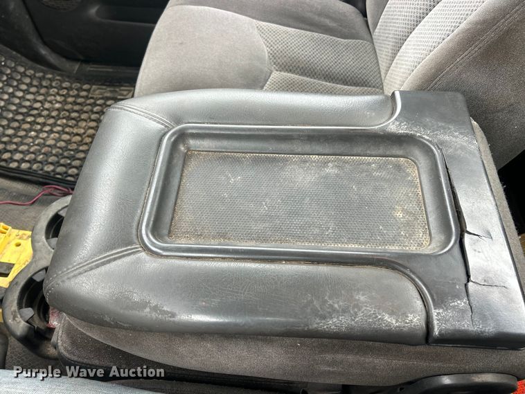 image for item ET6730 2006 Chevrolet Silverado 1500 pickup truck